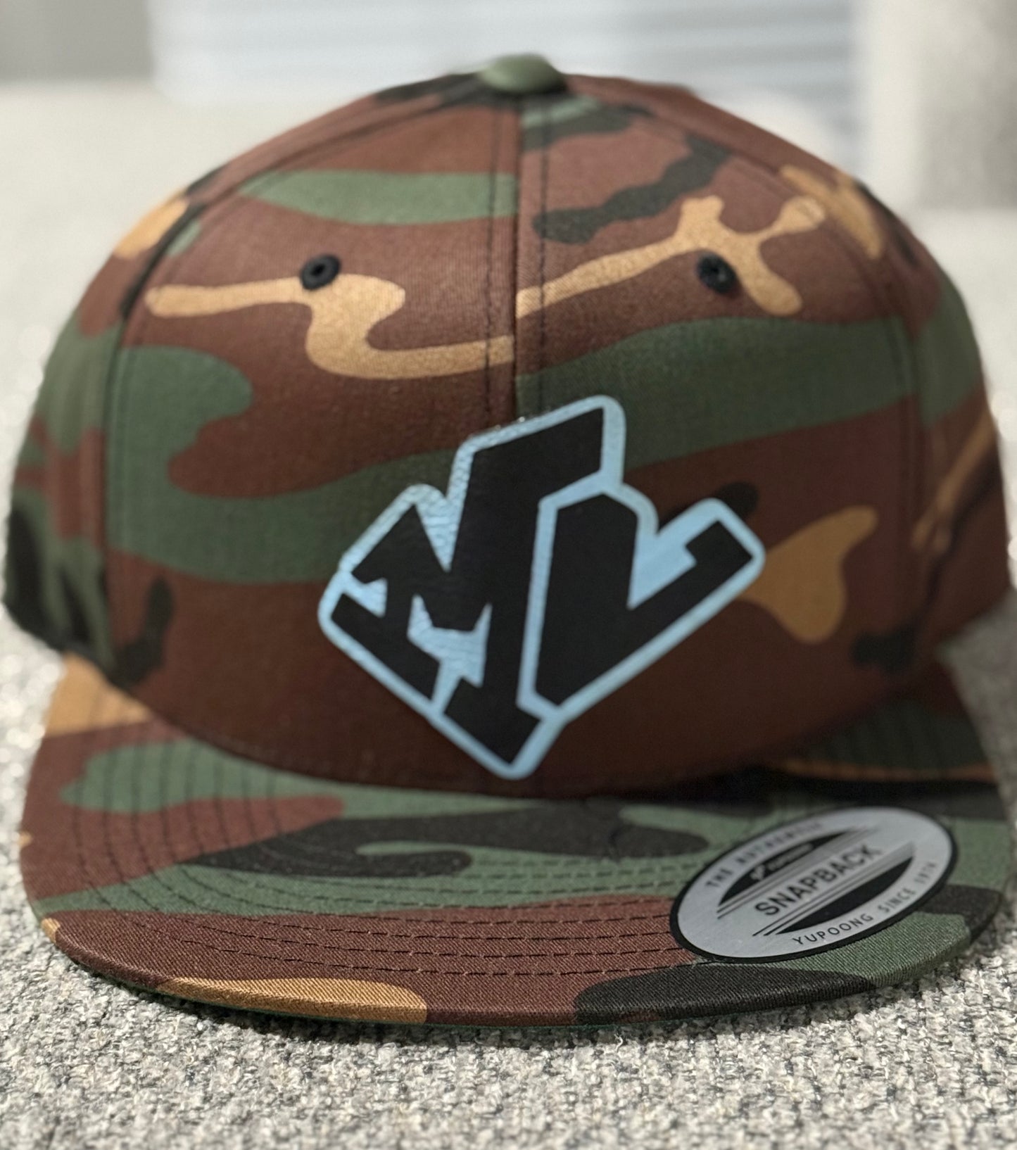 SnapBack Cap Camouflage/Black and Light Blue MainLine Logo